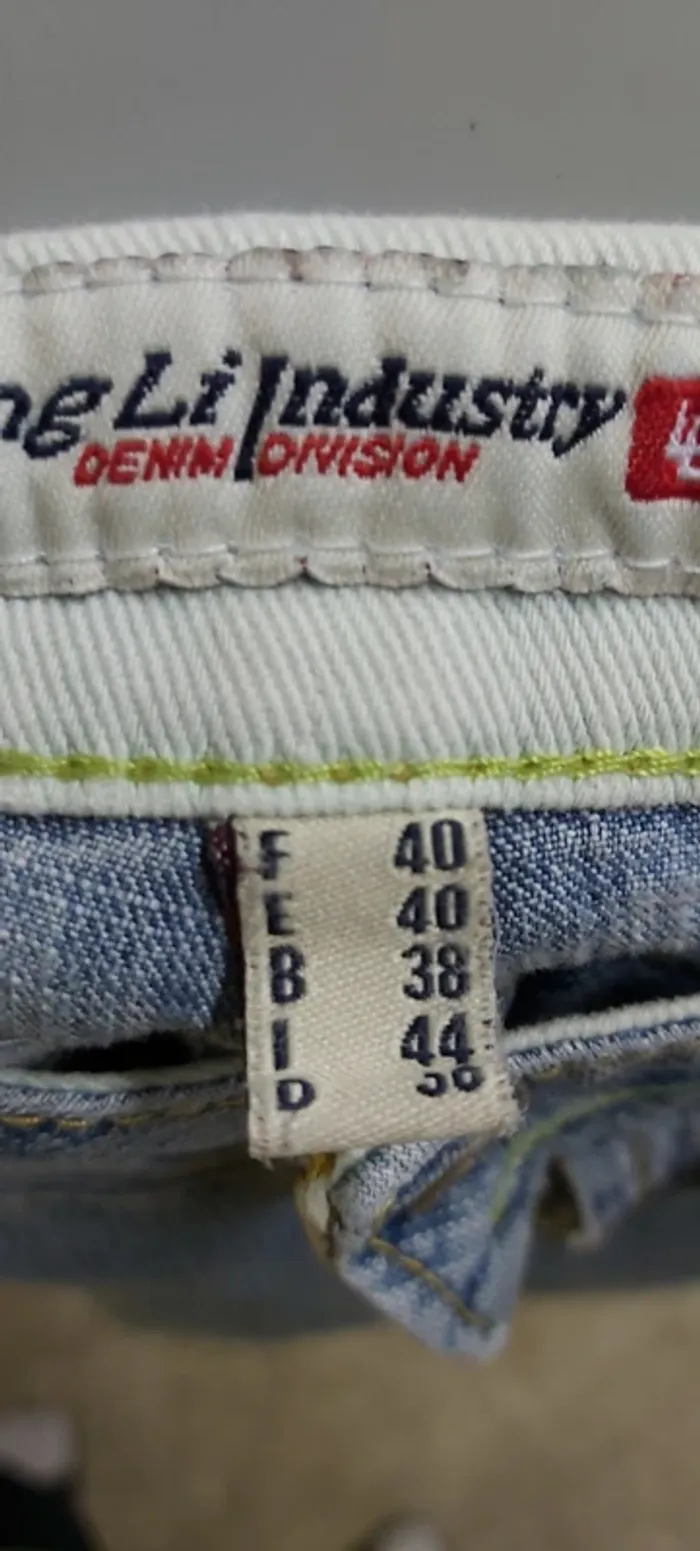 Jean taille 40 - photo numéro 2
