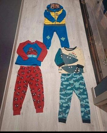 Lot de pyjamas