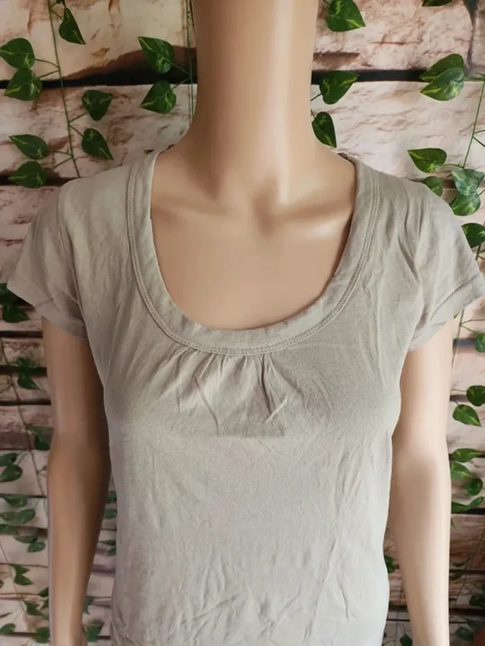 🌸T-shirt MC Kaki 100% Coton Taille 42/44🌸 - photo numéro 3