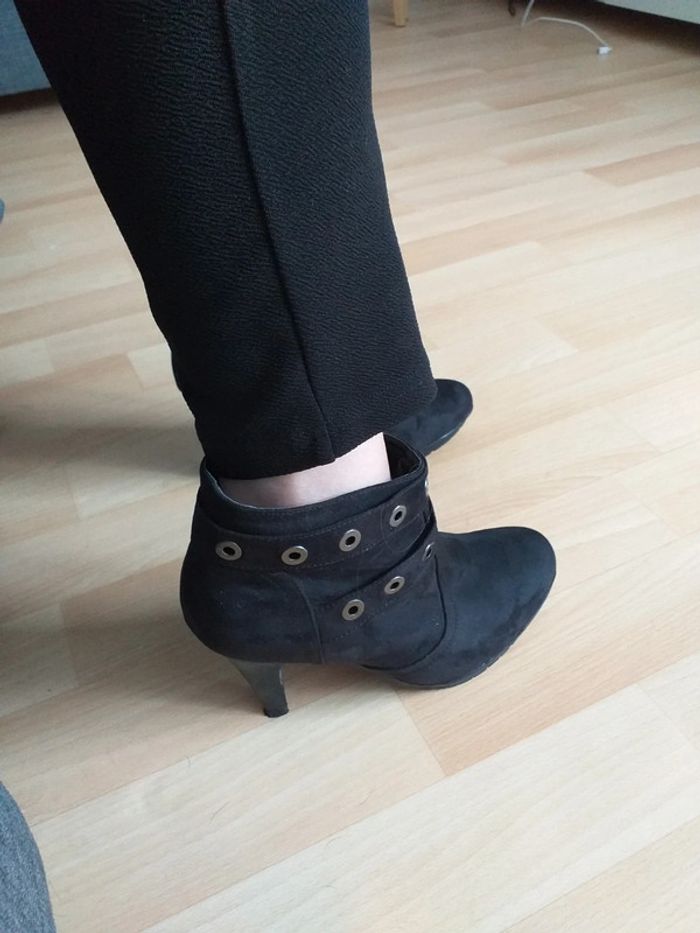 Bottines noires - photo numéro 2