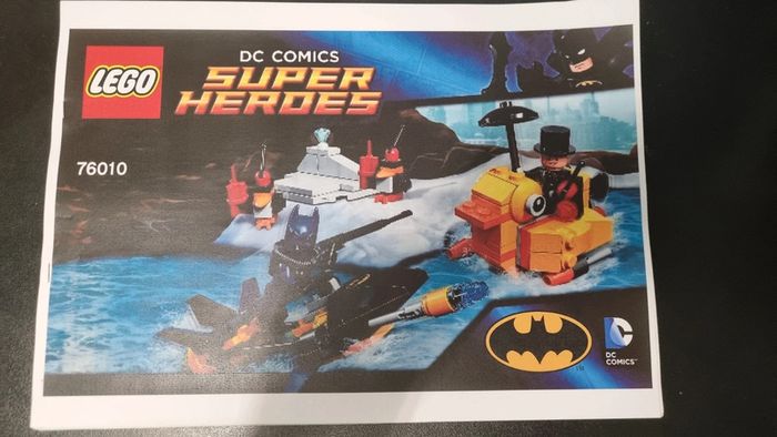 Lego DC Comics Super Heroes 76010 L'affrontement avec le Pingouin - photo numéro 2