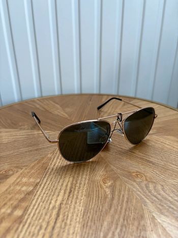 Lunette de soleil / paire de solaire / monture tendance - Gil - Neuf avec étiquette