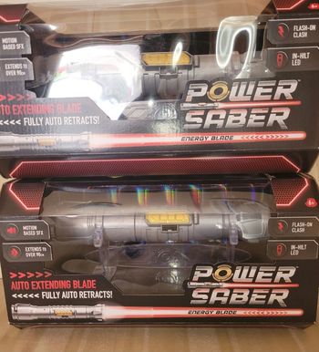 Deux power saber rouge 1 vert  a partir de 6 ans 40€ unité