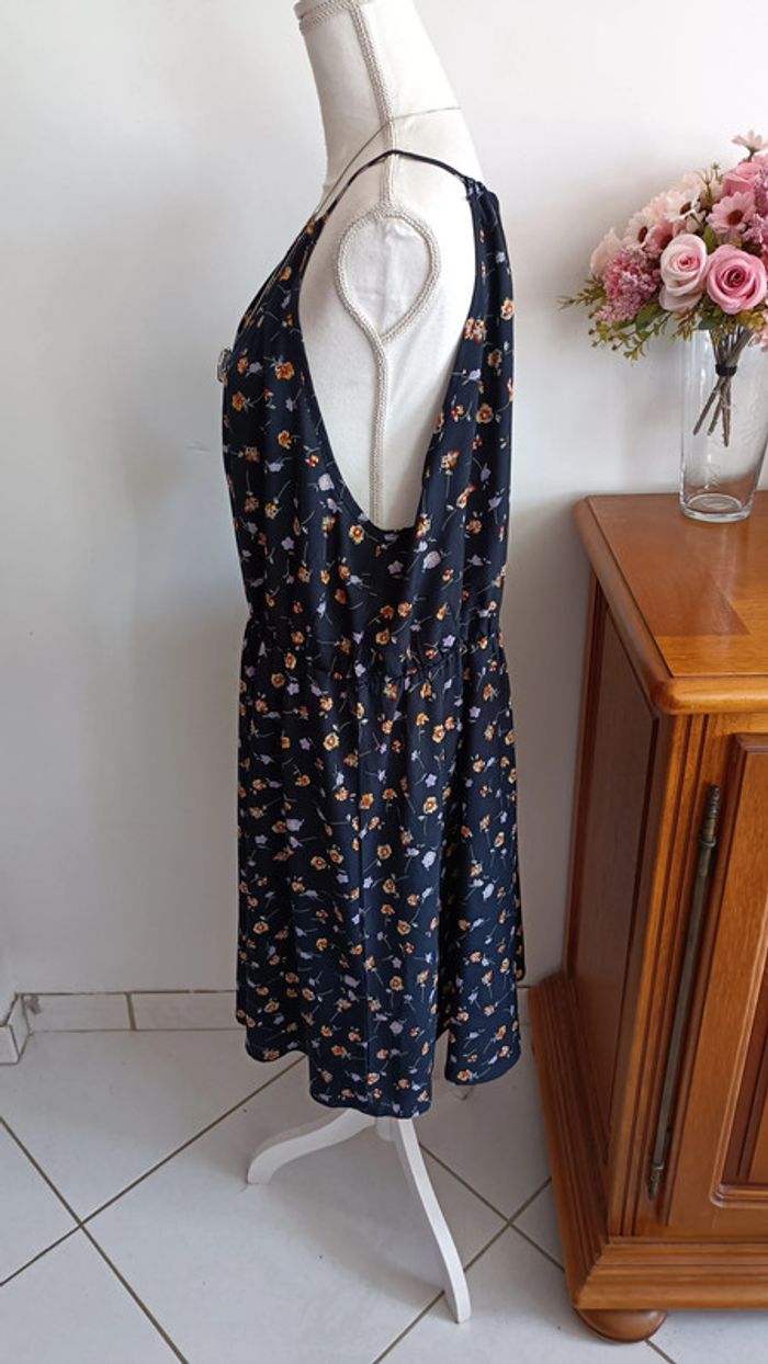 Jolie robe d'été marine fleurie - photo numéro 3
