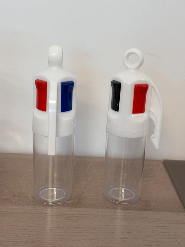 Boîtes stylos bic