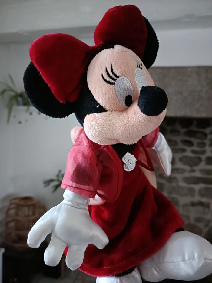 Peluche Minnie robe de soirée rouge - photo numéro 3
