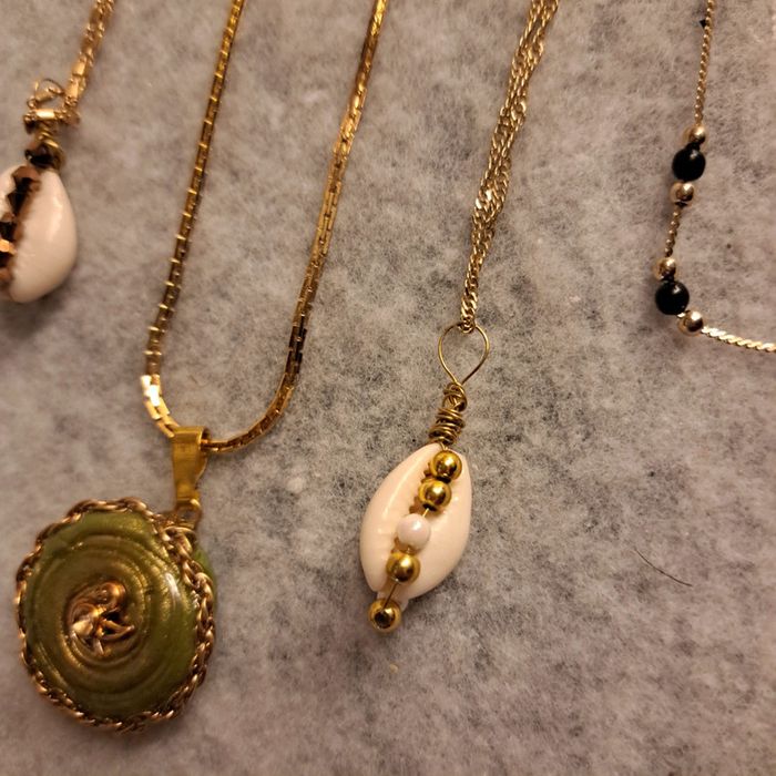 Lot colliers doré tout en finesse - photo numéro 6