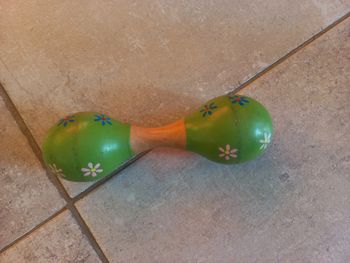 Maracas pour enfant en bois