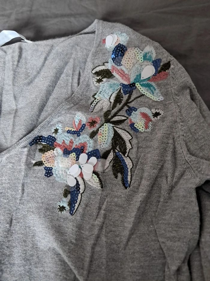Pull fin détail broderie - photo numéro 3