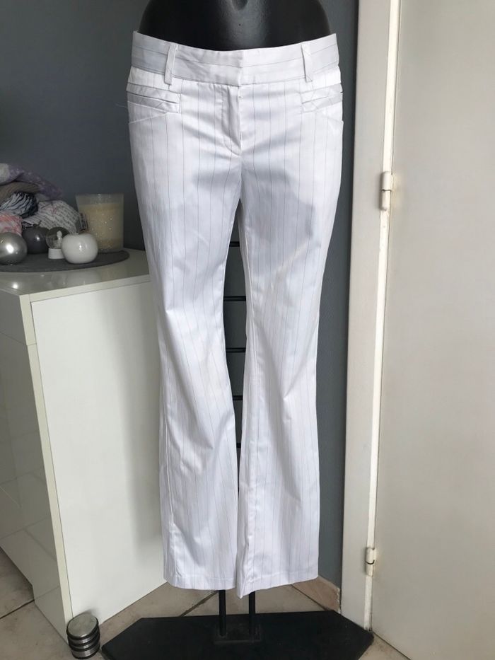 Pantalon blanc ligné