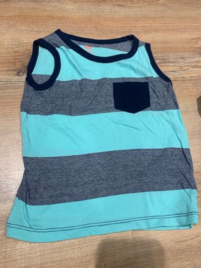 Lot 2 tee shirts sans manches/ marcels garçon 3-4 ans - photo numéro 2