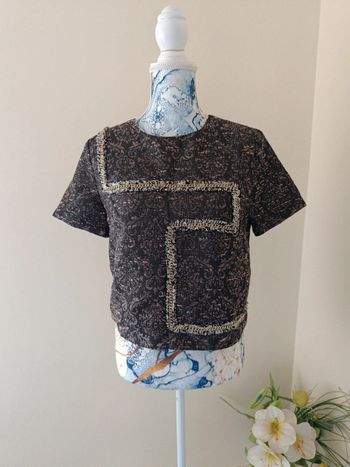 Haut élégant t 40 gris moucheté