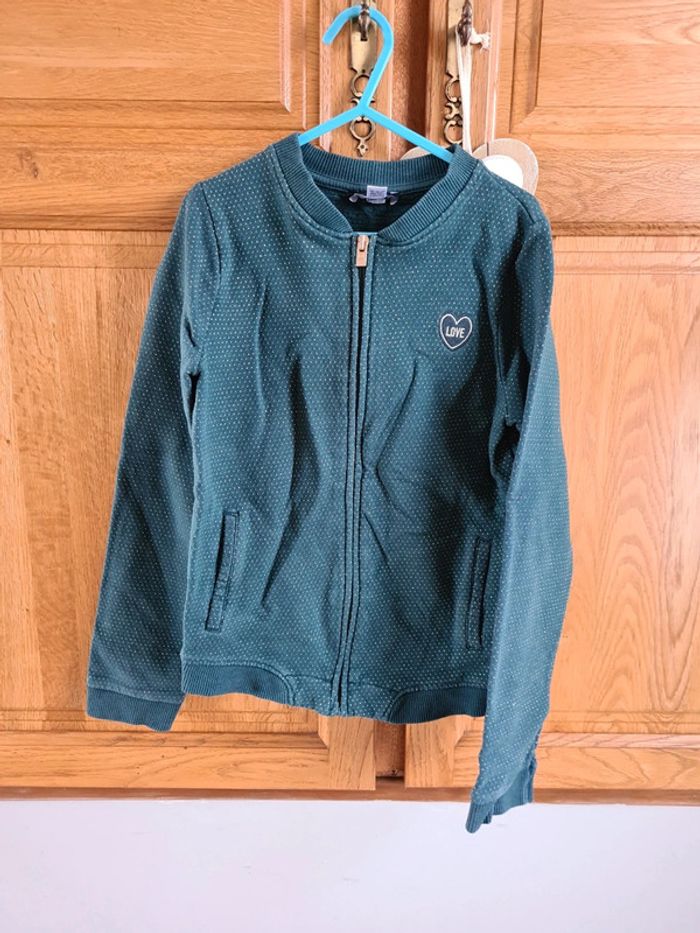 Veste verte pailletée 10 ans okaidi très bon etat - photo numéro 2