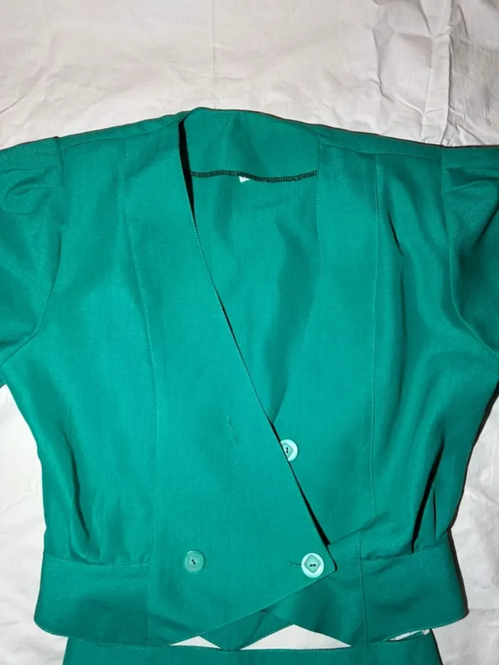 Ensemble vert tailleur jupe - photo numéro 4