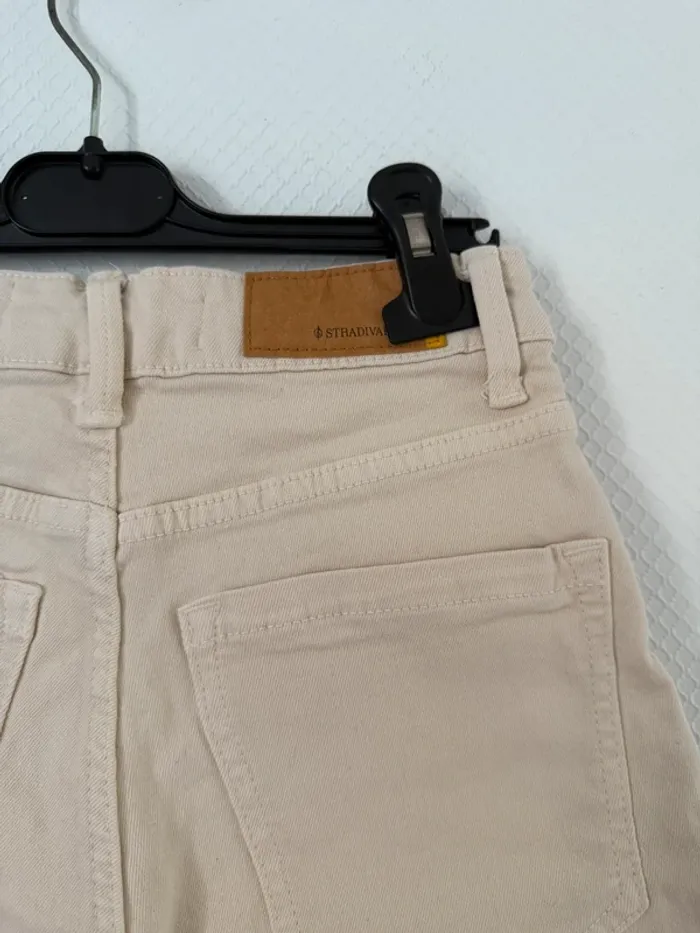 Short beige neuf taille 32 stradivarius - photo numéro 5