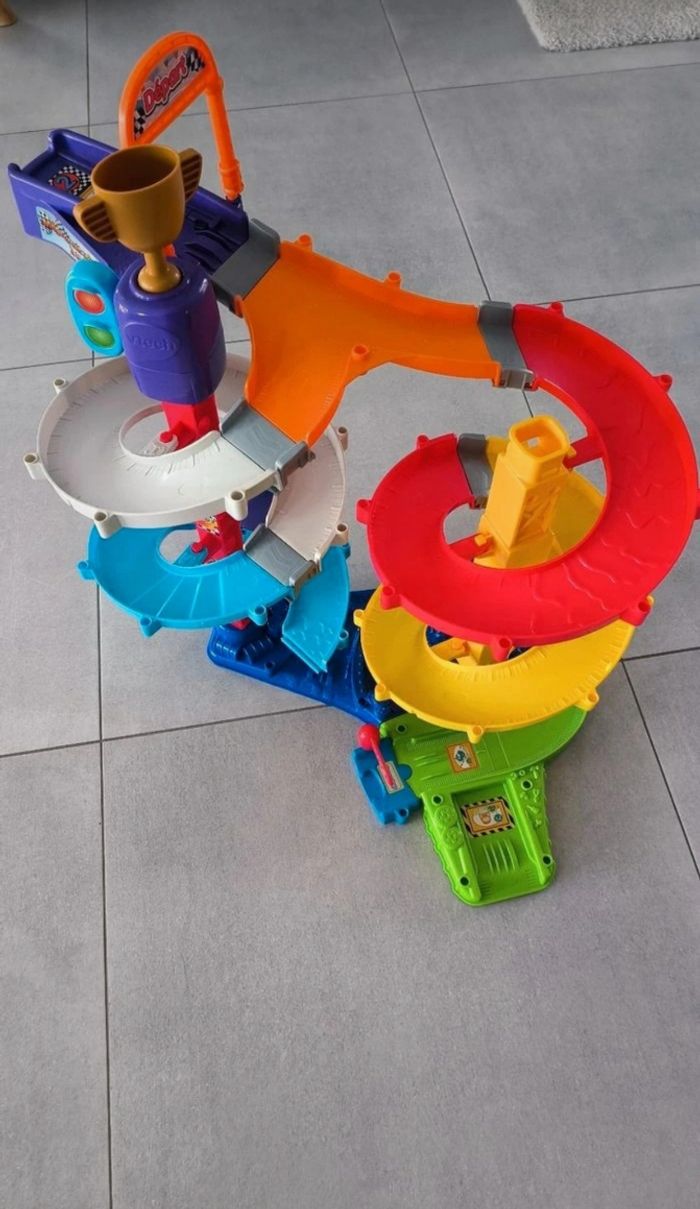 Circuit spirale tut tut bolides