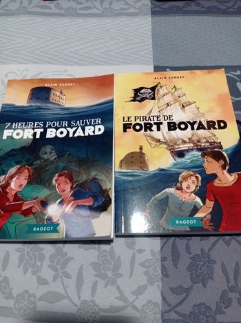 2 livres romans fort Boyard