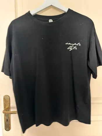 T-shirt noir YesStyle
