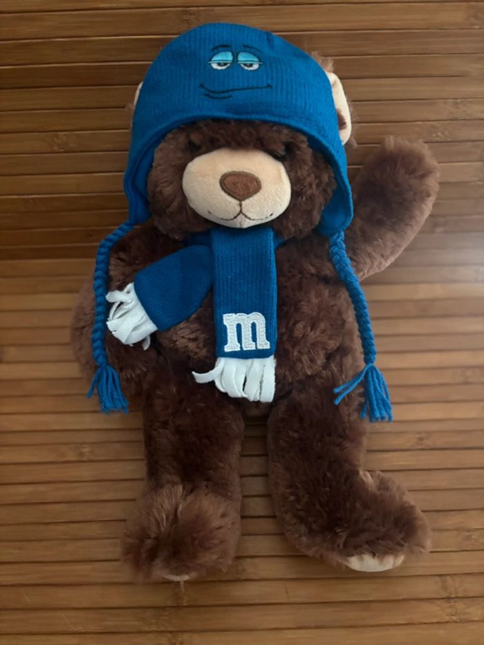 Neuf doudou ours marron écharpe bonnet bleu m&ms world - photo numéro 2
