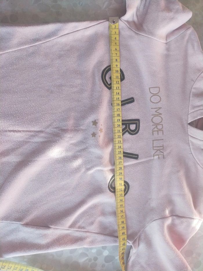 Pull a capuche rose Kiabi 10 ans . - photo numéro 10