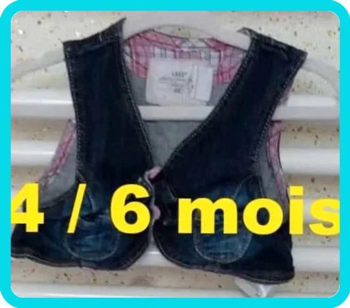 Gilet  sans manche  en  jeans H & M Taille  4  /  6  mois
