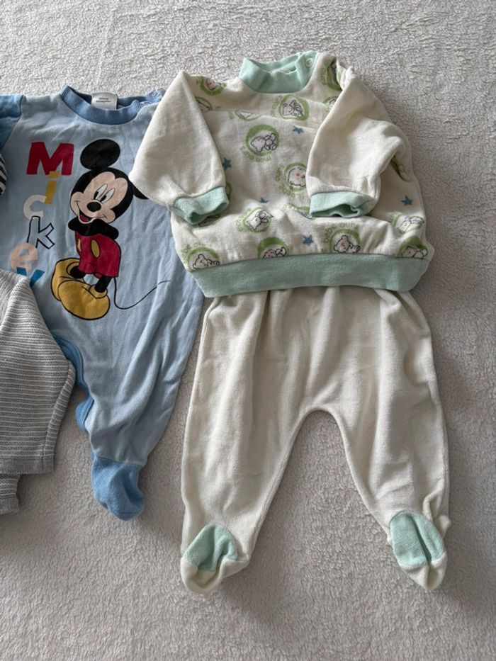 Lot 4 pyjamas bébé garçon 1 mois – Disney & autres - photo numéro 2