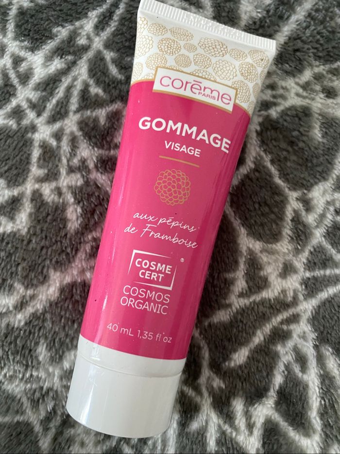 Gommage visage Corēme