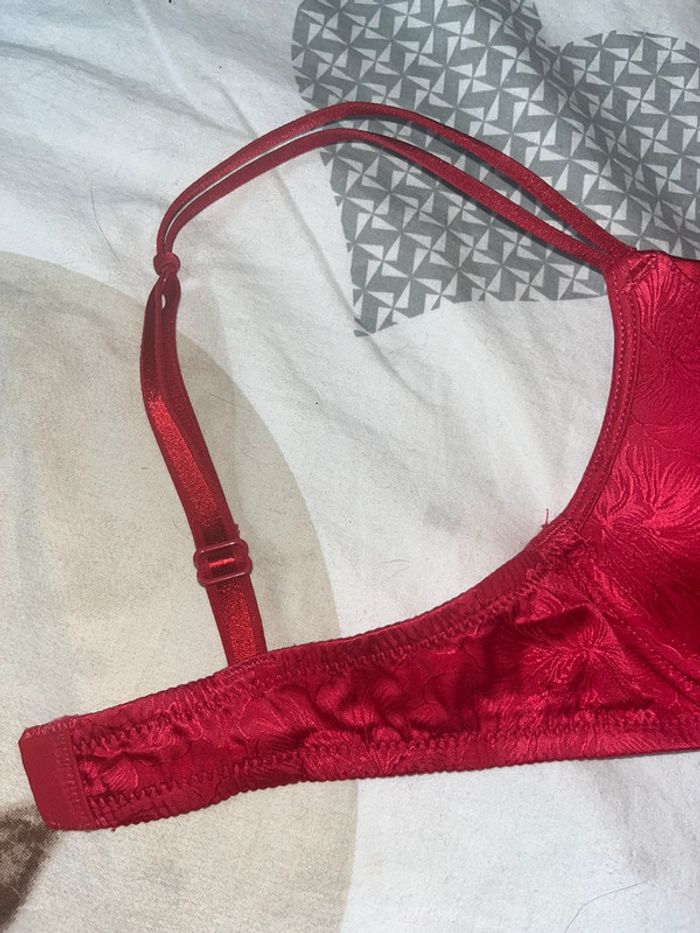 Soutien gorge bordeaux - photo numéro 3