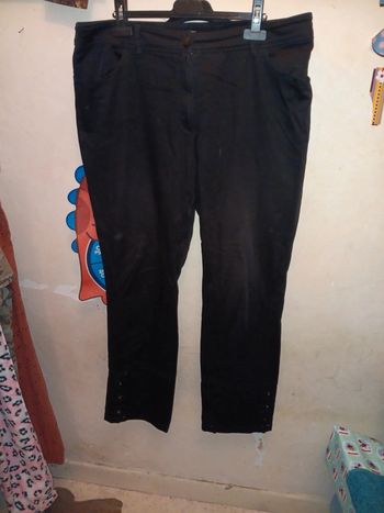 Pantalon habillé droit philharmonie t. 46 le bouton à été  changé