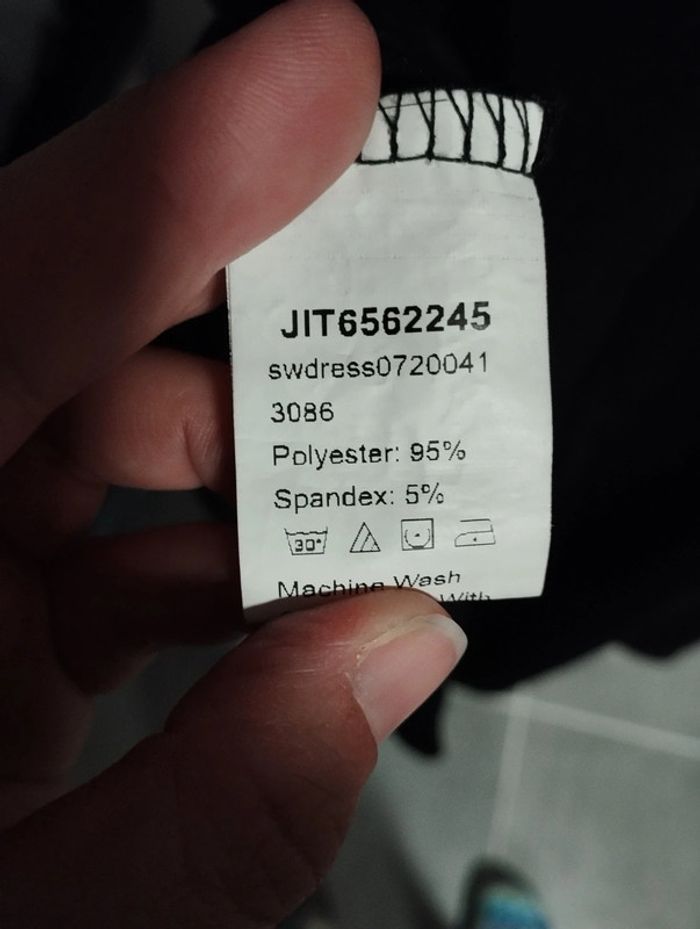 Jolie robe noire taille 44/46 - photo numéro 6