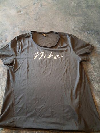 tee shirt sport ajouré Nike