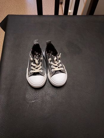 Baskets à lacets extensibles fille 23