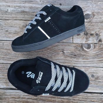 Baskets vintage grosses skateshoes Vans nubuck noires taille 41