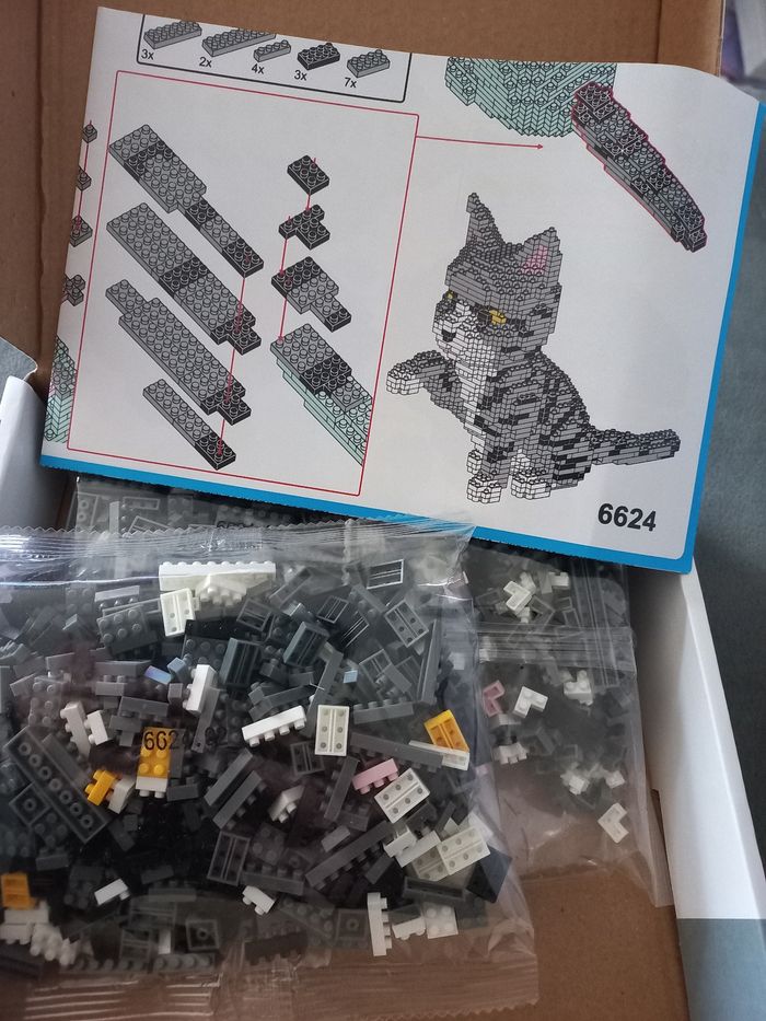 Construction chat en mini briques bricks gris - photo numéro 3