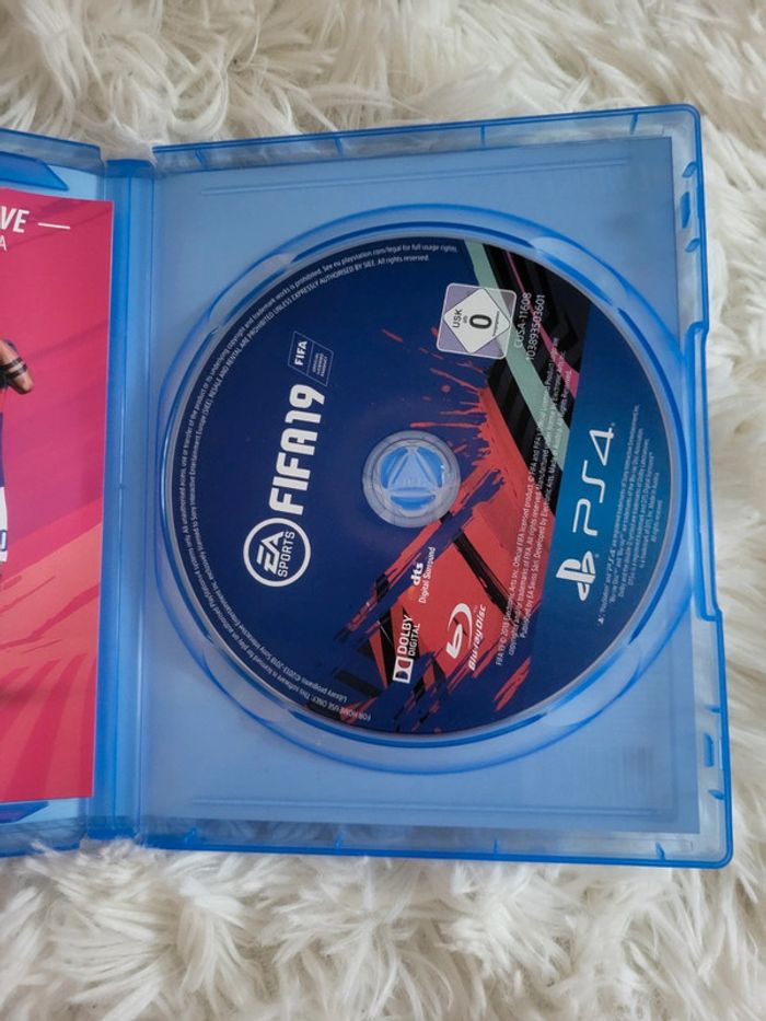 Fifa 2019 et fifa 2020 ps4 - photo numéro 2