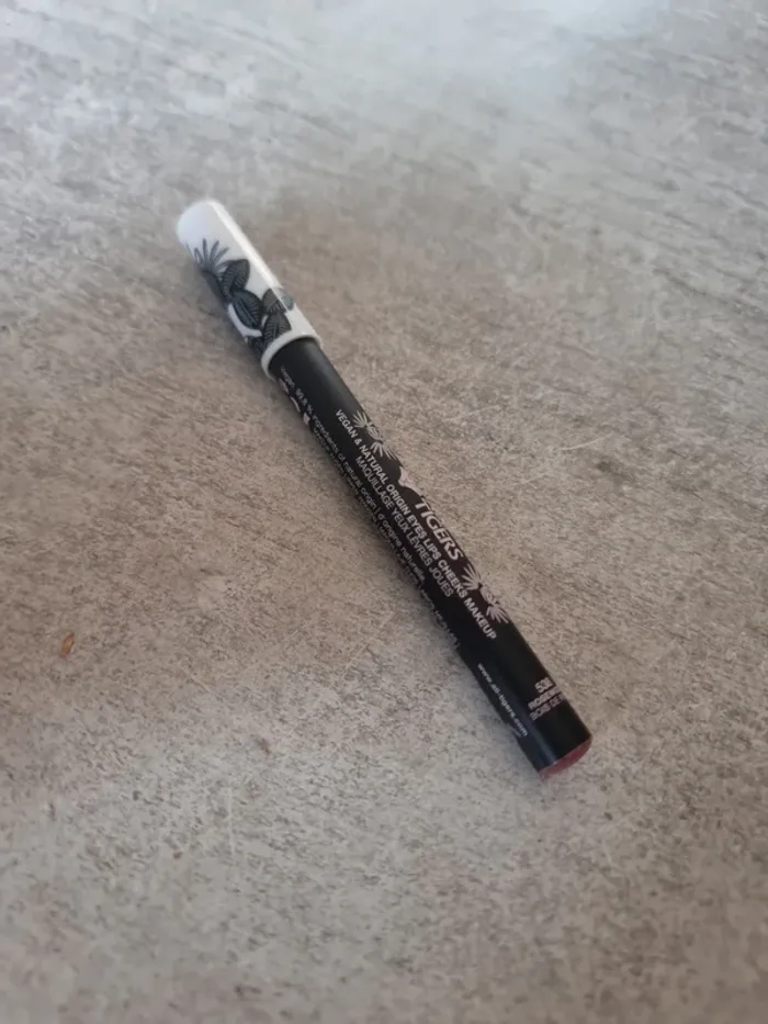 Crayon maquillage yeux lèvre joue all tigers