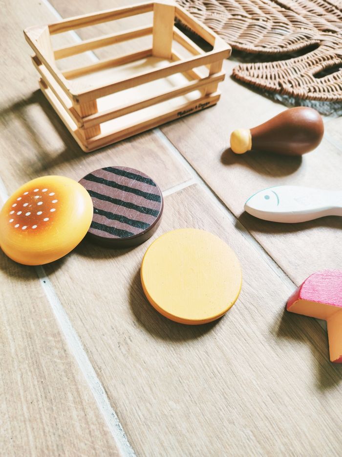 🍗Dinette cagette divers aliments en bois poisson, pain.. marque Melissa et Doug - photo numéro 3