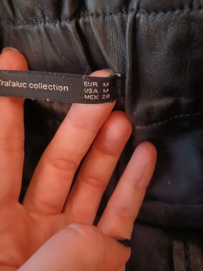 Short semi-cuir - photo numéro 4