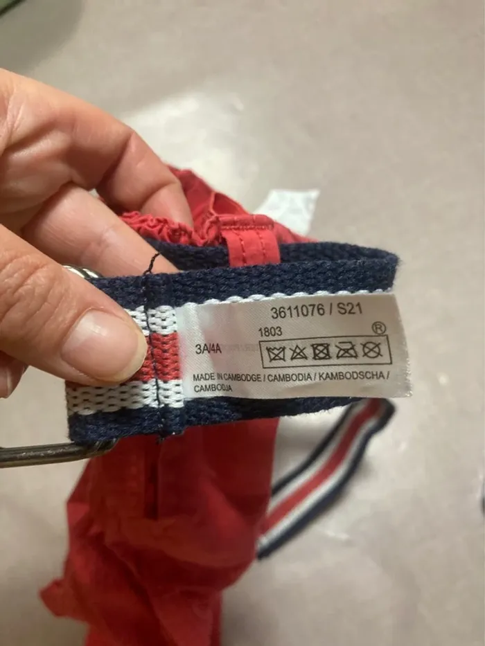 🔴 Bermuda rouge Kiabi avec ceinture – 3 ans (90-97 cm) - photo numéro 3