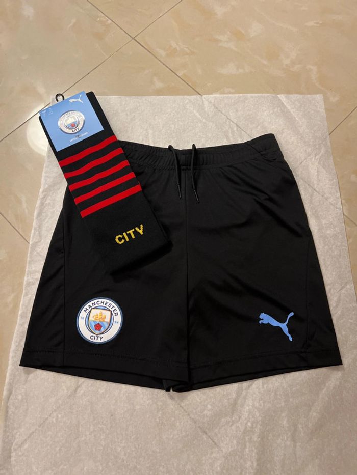 Short de foot Puma, équipe Manchester City avec chaussettes taille 13/14 ans authentique neuf