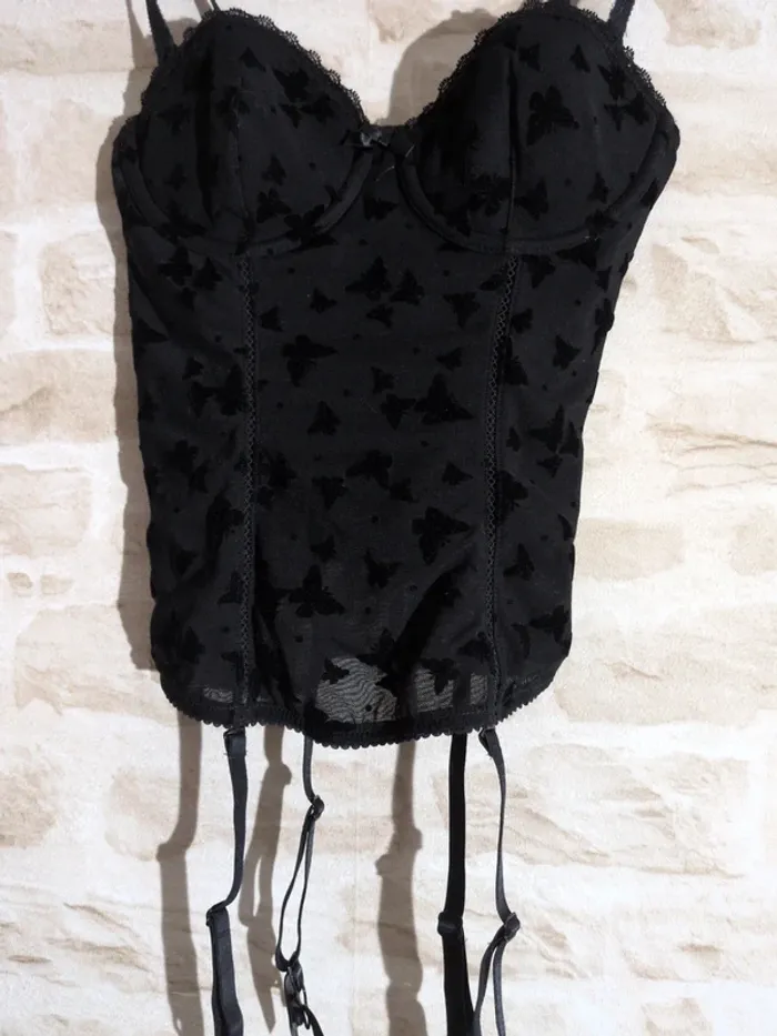 Lot lingerie XS – Porte-jarretelles & Body dentelle - photo numéro 2