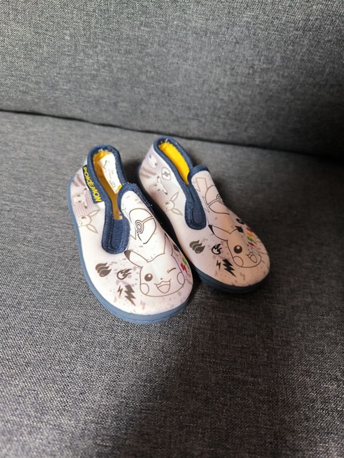 Chausson pokemon à colorier taille 25