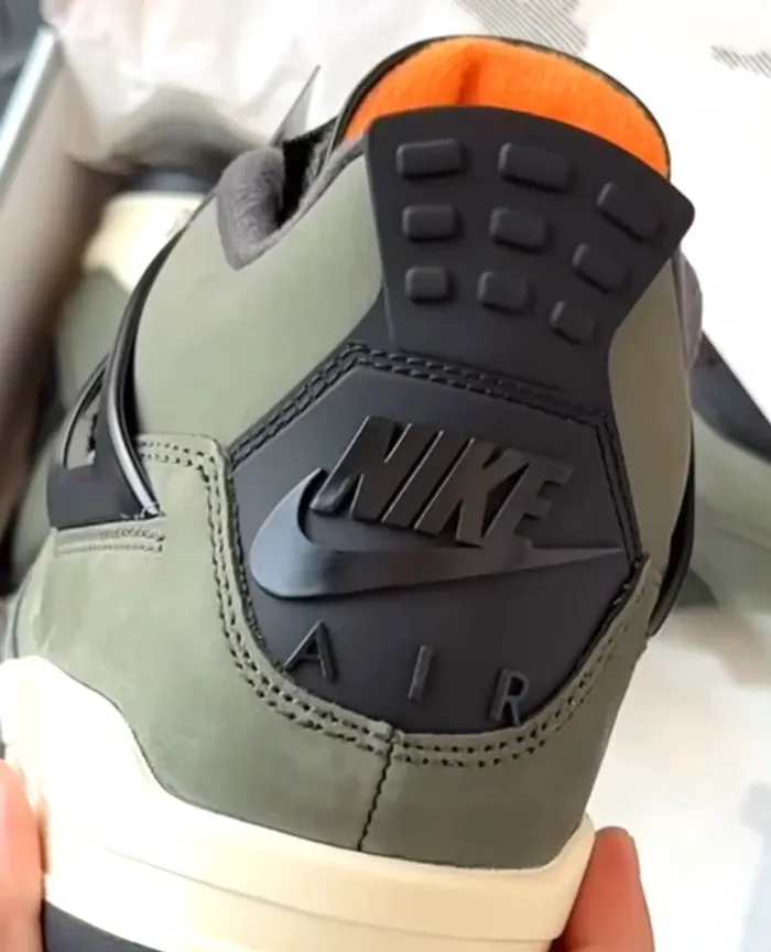 Nike air Jordan 4 rétro X Undefeated - Taille 43 - Deep Green and clementine - photo numéro 3