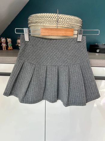 Jupe écolière grise H&M – Taille 4 ans