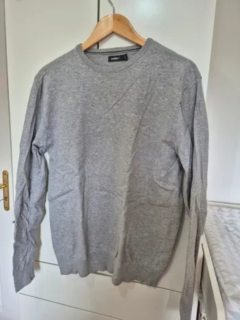 Pull CELIO col rond man homme 
Taille L gris - manches longues
