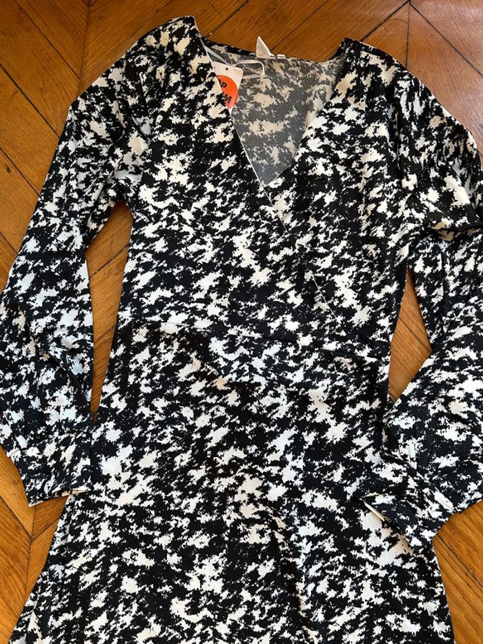 Neuve! Très jolie robe taille XL - photo numéro 3