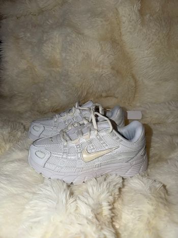 Nike p6000 enfant blanche taille 32