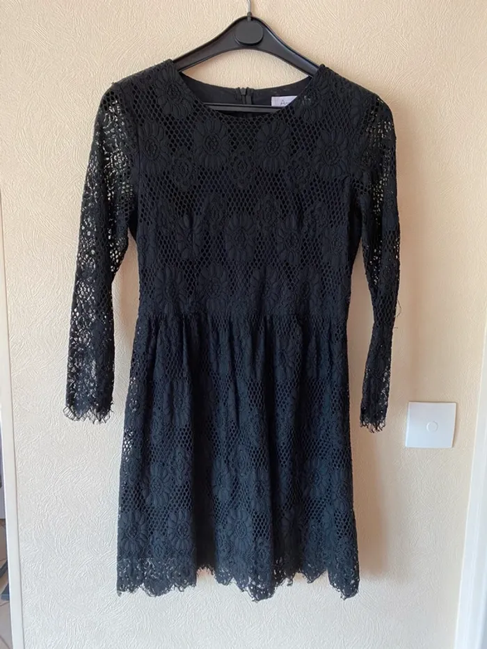 Robe dentelle noire