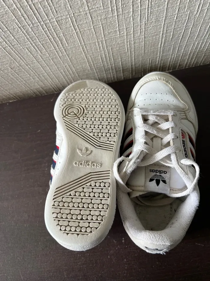 Basket Adidas enfant taille 30 - photo numéro 5