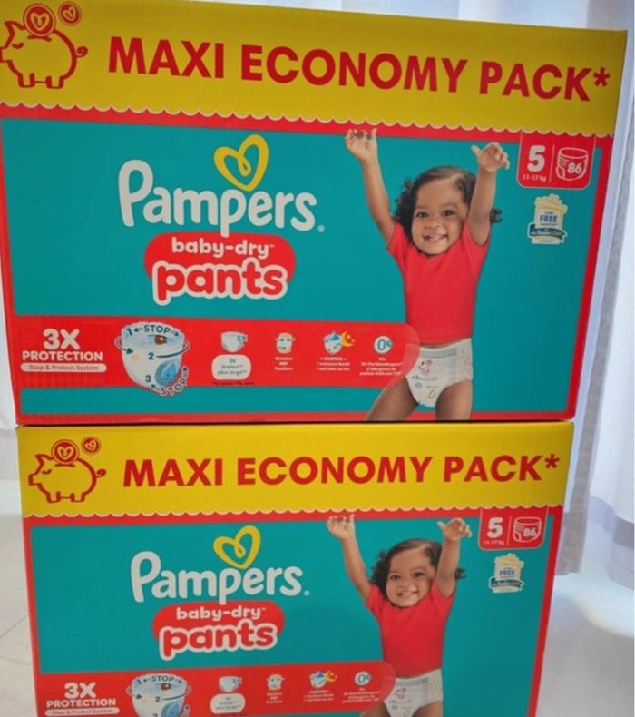 Lot de 2 cartons des couches Pampers taille 5 pants